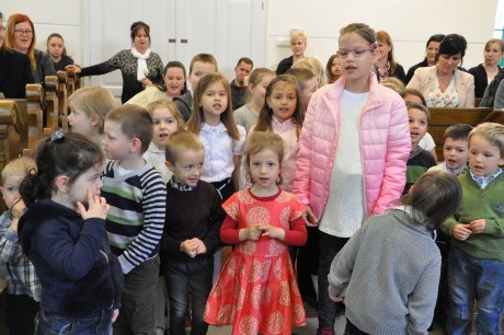 Hálaadó istentisztelettel ünnepelték az Olajfa Református Óvoda 20. születésnapját